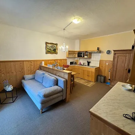 Huber Apartment *